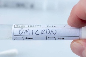 الأردن يسجل أول إصابتين بمتحور "أومكيرون"