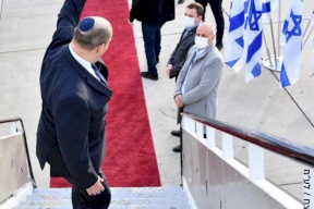 بينيت يصل إلى الإمارات