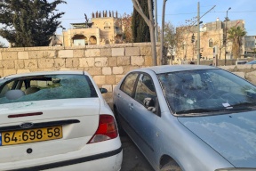 مستوطنون يعتدون على مركبات المواطنين في القدس