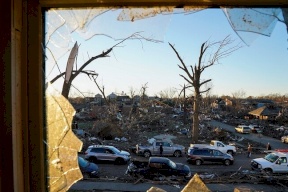 بايدن يعلن ولاية كنتاكي منطقة منكوبة جراء الإعصار المدمر