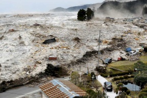 إندونيسيا تحذر من تسونامي بعد زلزال شدته 7.5 درجة