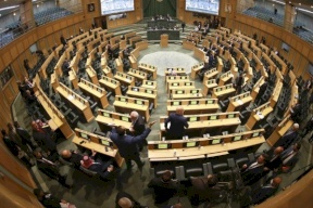 نواب أردنيون: مقايضة الكهرباء بالماء مع إسرائيل خيانة