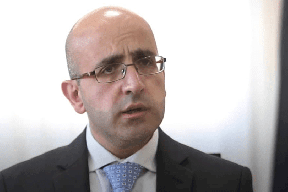 مستشار اشتية: الخصم من رواتب الموظفين كان "القرار الأخير".. إلى متى ستستمر الأزمة؟