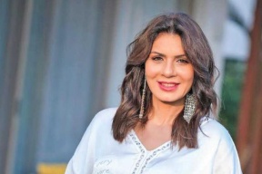 زوج الفنانة نجلاء بدر يثير الجدل بتصريحات "مستفزة" عن جسد زوجته!