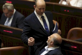 منصور عباس يداع عن المستوطنين: "يحظر التعميم تجاههم"!