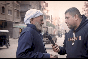 مسن مصري يتصدر منصات التواصل الاجتماعي.. موقفه أفطر قلوب الجميع (فيديو)