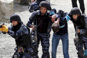 الشرطة تعتقل 7 أشخاص مشتبه بهم بقضيتي خطف في نابلس