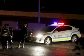 الشرطة الأردنية تلقي القبض على لص سرق سيارة بداخلها 3 أطفال