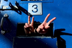 3 اسيرات يواصلن اضرابهن عن الطعام