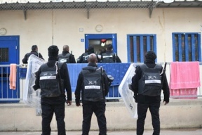 توتر شديد بالسجون.. 3 أسيرات يبدأن إضراباً مفتوحاً عن الطعام