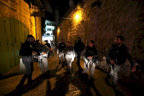 القدس: الاحتلال يعتقل شابين بعد الاعتداء عليهما