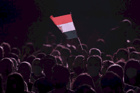 فنان مصري مشهور يظهر لأول مرة بعد 30 عاما من الاختفاء ويطلق تصريحات مثيرة!