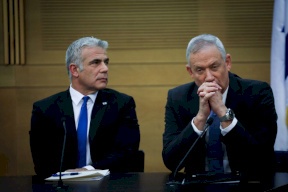 لابيد وغانتس يكشفان  تفاصيل التطبيع بين "اسرائيل" والسعودية وإندونيسيا