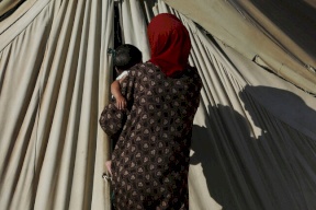 صور- طفلة تتعرض للتعذيب الجسدي من زوجة والدها في لبنان