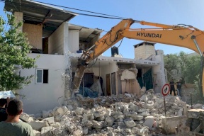 الاحتلال يبلغ عائلة الشهيد أبو شخيدم بنيته هدم منزلها