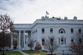 أمريكا تعلق على لقاء الرئيس عباس مع غانتس