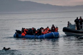 "الخارجية": 8 فلسطينيين مفقودين في حادثة غرق المركب في بحر إيجه