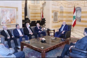 وفد حركة "فتح" يلتقي رئيس الوزراء اللبناني.. ماذا بحثوا؟