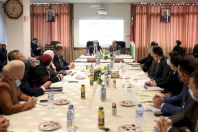 اشتية: 49% من شاغلي الوظيفة العمومية من النساء