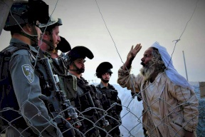 الرئيس يمنح أيقونة المقاومة الشهيد سليمان الهذالين" نوط القدس"