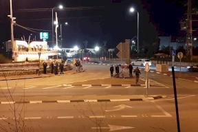 تجمع للمستوطنين على طريق قلقيلية - نابلس