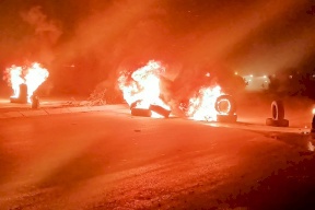 صور: غضب واحتجاجات بعد "تعمُّد" قطع الكهرباء عن طولكرم 