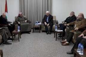 السنوار يستقبل العمادي ونائبه في قطاع غزة