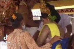 عروس تتعرض لموقف محرج قبل زفافها.. خرجت من الأزمة بحيلة غريبة: "تزوجت خنجرا"!