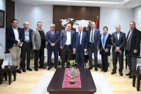 اشتية : المؤسسة الاستهلاكية للموظفين مشروع كبير سندعم انجازه