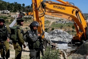 الاحتلال يخطر بهدم منزل الأسير جرادات 