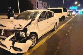 هذا ماحدث مع كويتي وصديقه الخليجي وقفا ليشاهدا حادثا على الطريق
