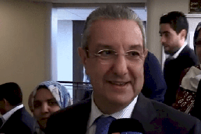 صحيفة: وزير جزائري سابق أبرم صفقة مشبوهة مع إماراتيين