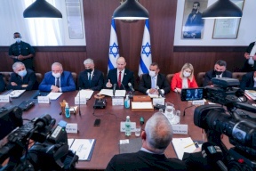 عشية زيارة هرتسوغ للإمارات..إسرائيل تسعى لإعلان الحوثيين "منظمة إرهابية"