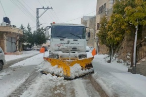 "الأشغال العامة" تشرع بإصلاح أضرار الطرق الناجمة عن المنخفض