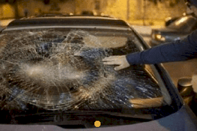 مستوطنون يهاجمون مركبات المواطنين على طريق جنين نابلس