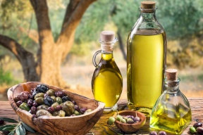 المعابر والحدود تعلن انتهاء مدة ادخال زيت الزيتون الى الاردن.