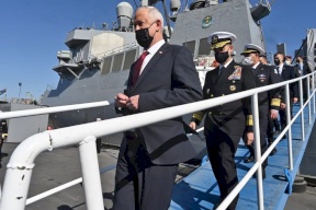 الإعلام العبري يكشف عن هدف زيارة "غانتس" للبحرين