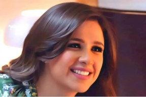 صورة| ياسمين عبدالعزيز تفاجئ متابعيها بوجه منتفخ.. هل أجرت الفنانة عملية تجميل؟