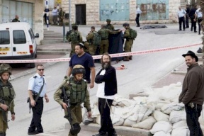 مستوطنون يحاولون حرق منزل في تل الرميدة وسط الخليل