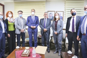 وزير الحكم المحلي يبحث مع الممثلية الألمانية البرامج التي تنفذ في قطاع الحكم المحلي