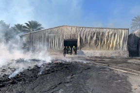 حريق داخل مستودعات إحدى مصانع تعبئة التمور بأريحا (صور)