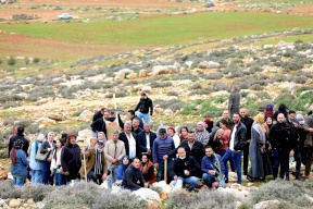"هيئة مقاومة الجدار والاستيطان" تنظم فعالية لزراعة أشجار الزيتون في قرية المغيّر قضاء رام الله (صور)