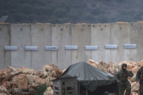 جيش الاحتلال يقصف طائرة تابعة له على حدود لبنان بالخطأ