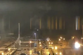 فيديو| بوتين يلعب بالنار .. ما الذي يمكن أن يحدث بعد قصف محطة “زابوريجيا” النووية!؟ 