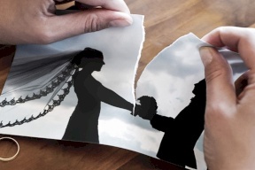 امرأة تنتقم من طليقها.. أراد الزواج فأحرقت سيارته الجديدة!