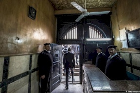 مصر.. البرلمان يوافق على حذف كلمة "سجن" من القانون