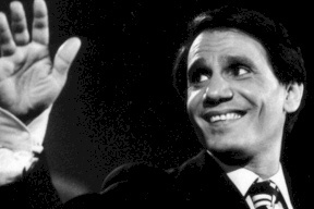 شاهد.. صورة نادرة لـ عبد الحليم حافظ تجتاح مواقع التواصل الإجتماعي