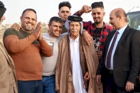عريس عراقي عمره 103 سنوات..والعروس حسناء من مواليد 1985!