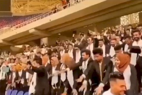 فيديو متداول لطلاب عراقيين يرقصون خلال حفل تخرجهم يثير جدلا واسعا!