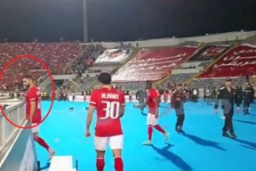 تصرف "لا أخلاقي" لنجم الأهلي بعد خسارة فريقه أمام الوداد